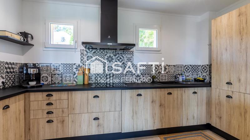 Maison - 210 m² - 6 pièces