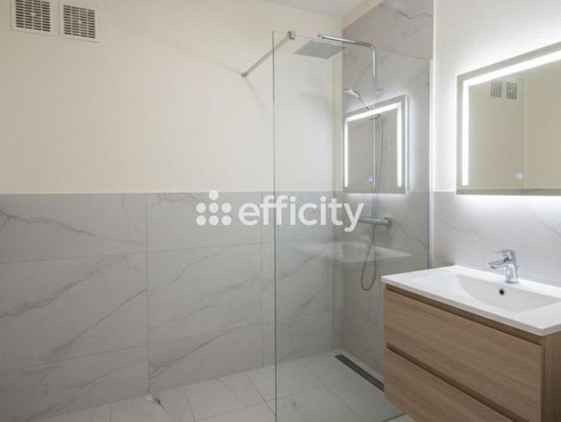 Maison - 153 m² - 9 pièces