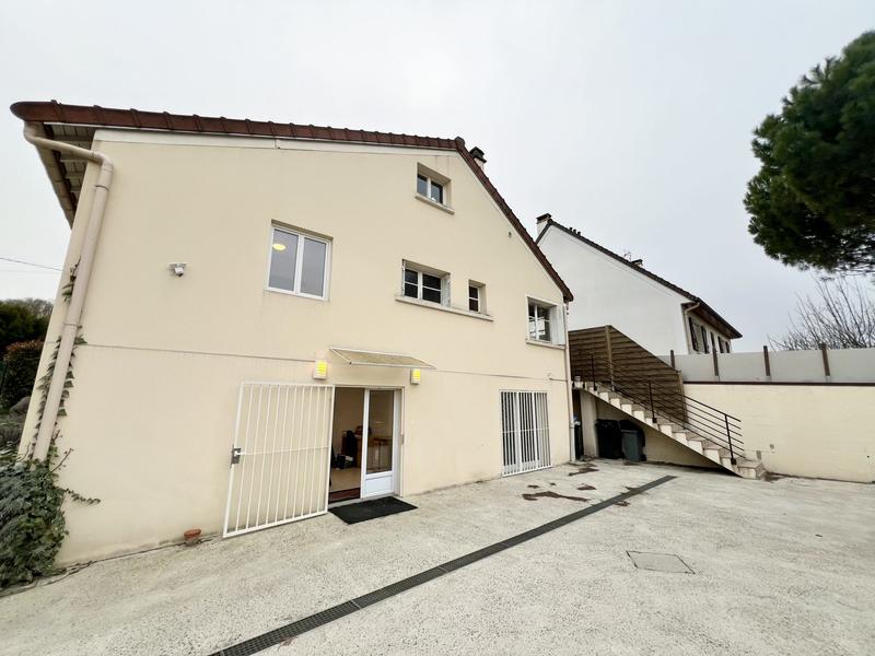 Maison - 190 m² - 6 pièces