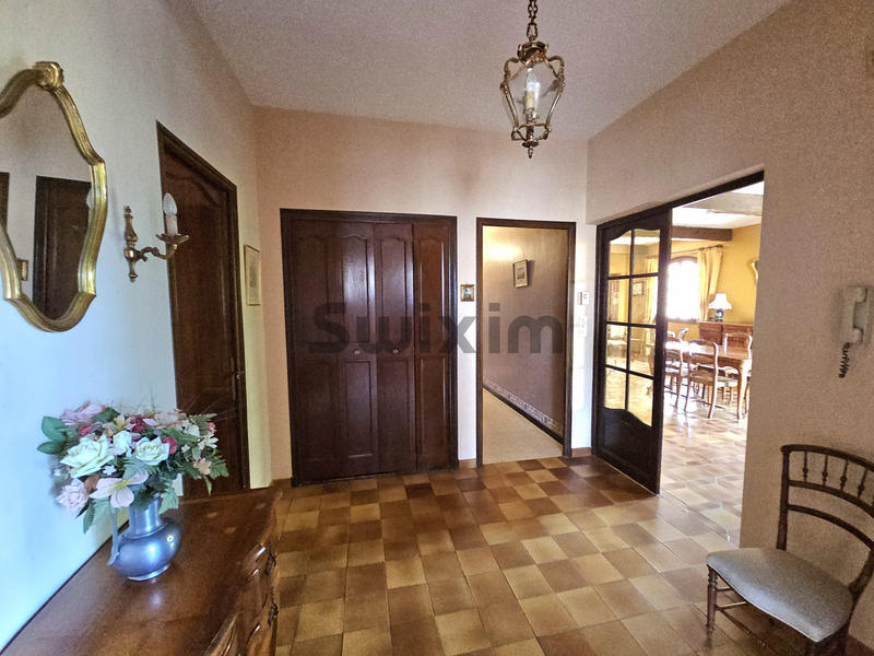 Villa - 267 m² - 11 pièces