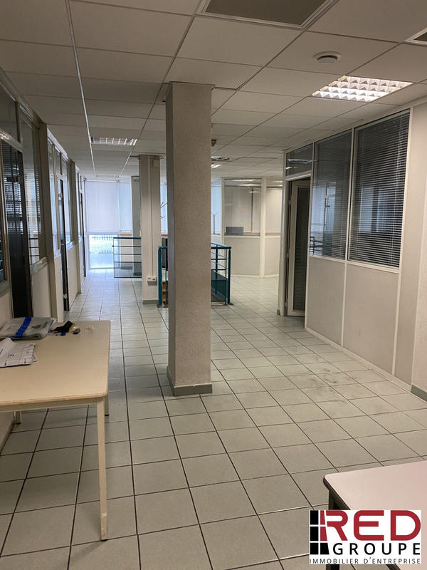 Local commercial - 323 m²