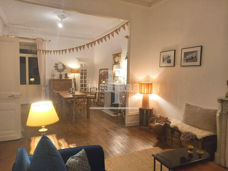 Maison - 180 m² - 8 pièces