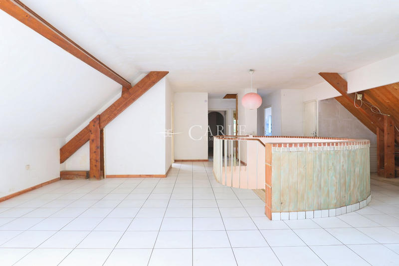 Maison - 292 m² - 7 pièces