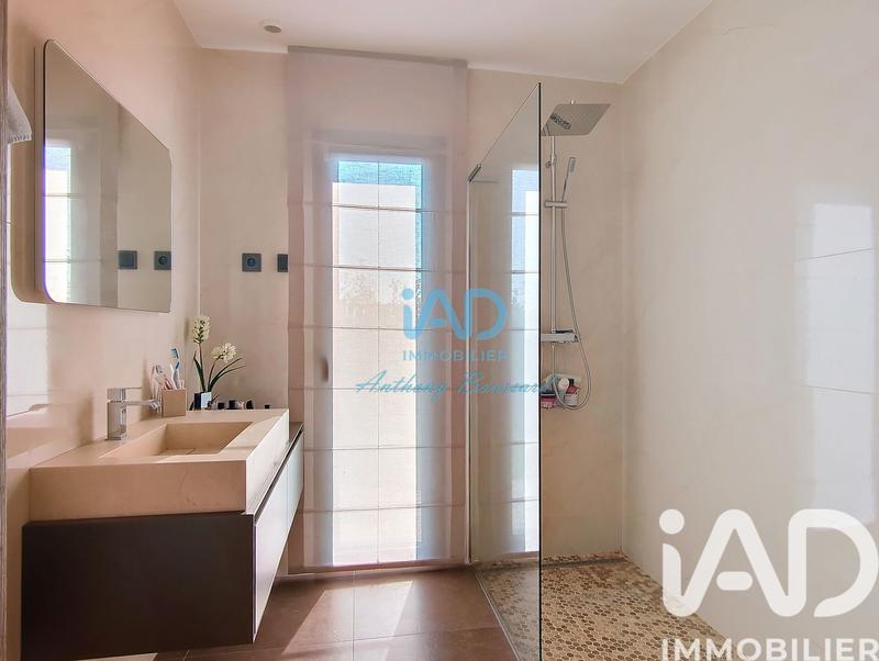 Maison de maîtres - 240 m² - 8 pièces