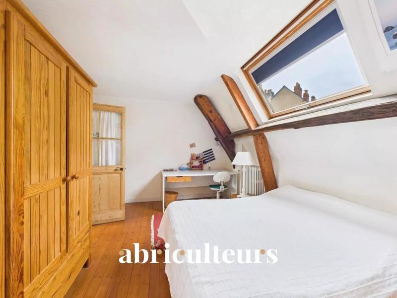 Maison de ville - 255 m² - 8 pièces