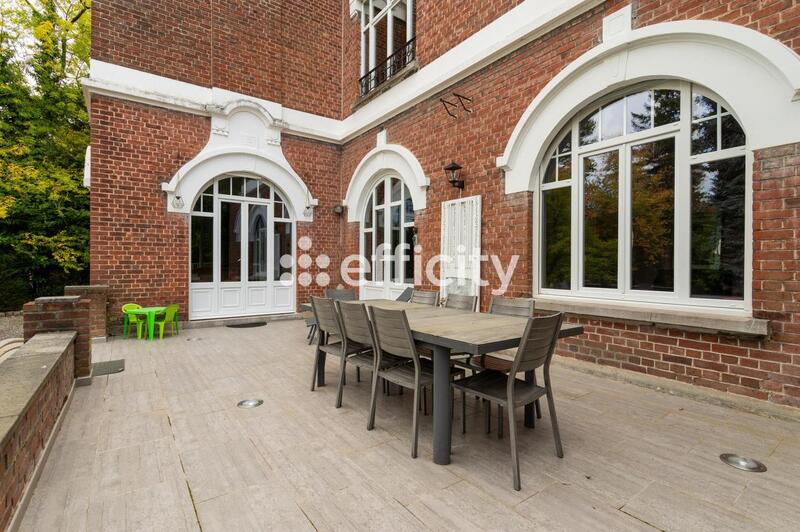 Demeure - 458 m² - 16 pièces