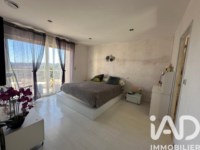 Maison - 190 m² - 5 pièces