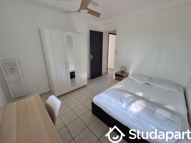 Chambre - 10 m² - 1 pièce