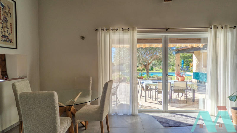 Maison - 182 m² - 6 pièces