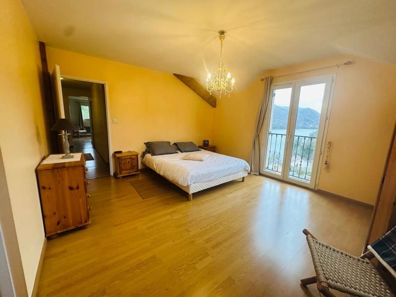 Maison - 286 m² - 9 pièces