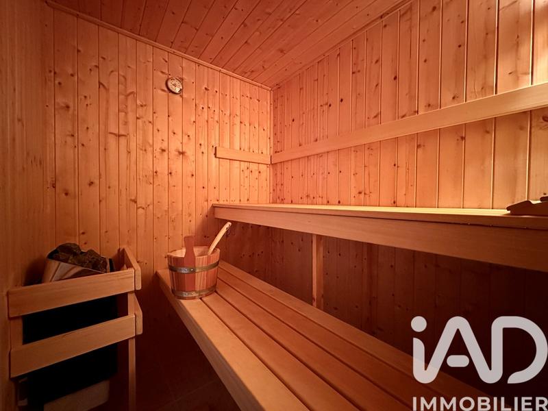 Maison - 187 m² - 9 pièces