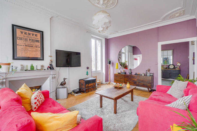 Maison - 330 m² - 10 pièces