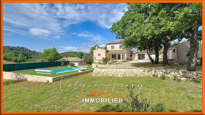 Maison - 164 m² - 8 pièces