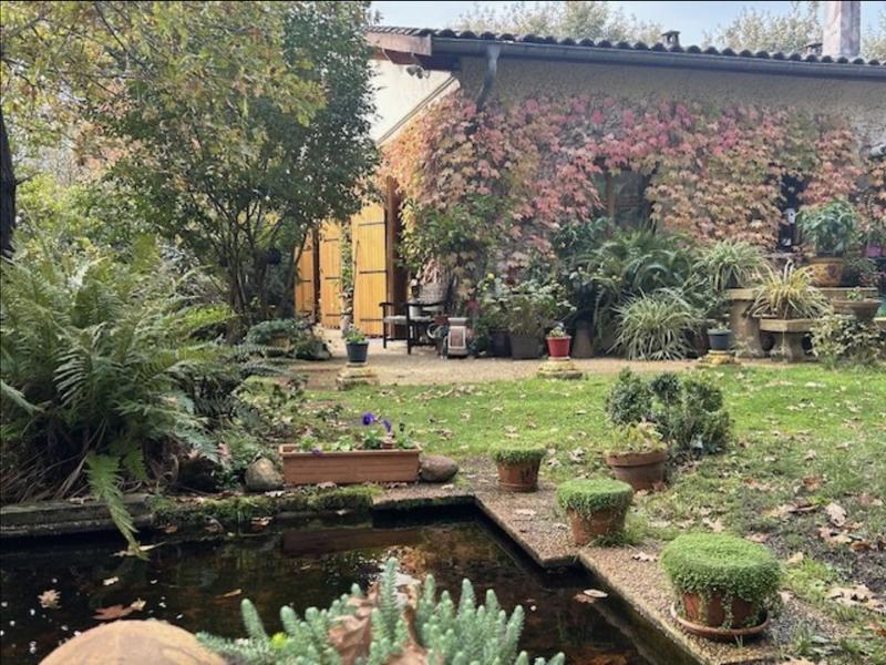 Maison - 221 m² - 8 pièces