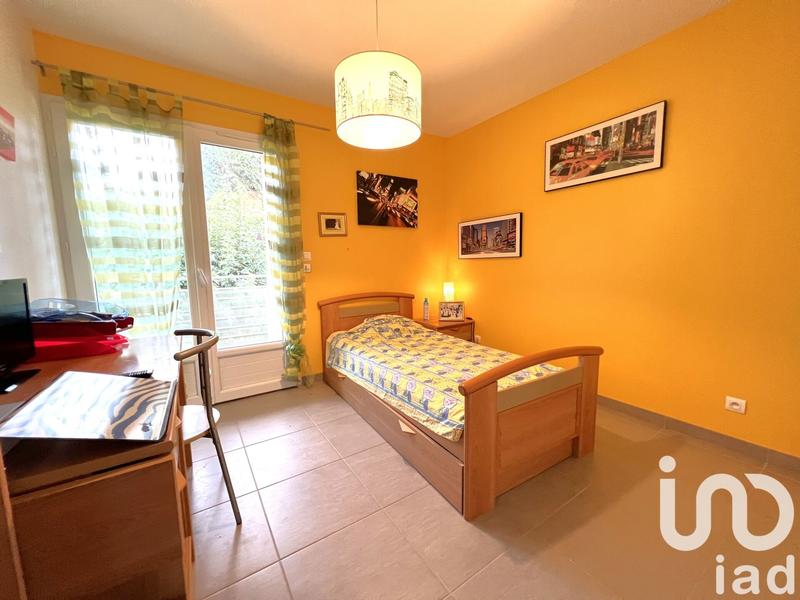 Maison - 240 m² - 8 pièces