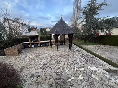 Maison - 200 m² - 8 pièces