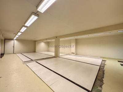 Entrepôt - 190 m²