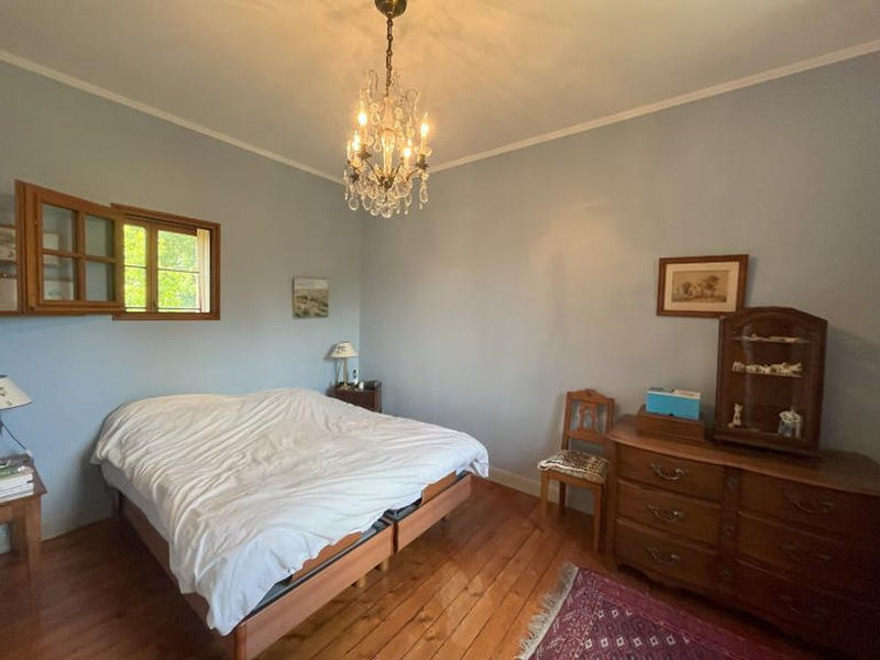 Maison - 284 m² - 9 pièces