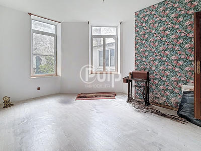 Maison - 200 m² - 12 pièces