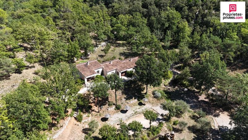 Maison - 210 m² - 10 pièces