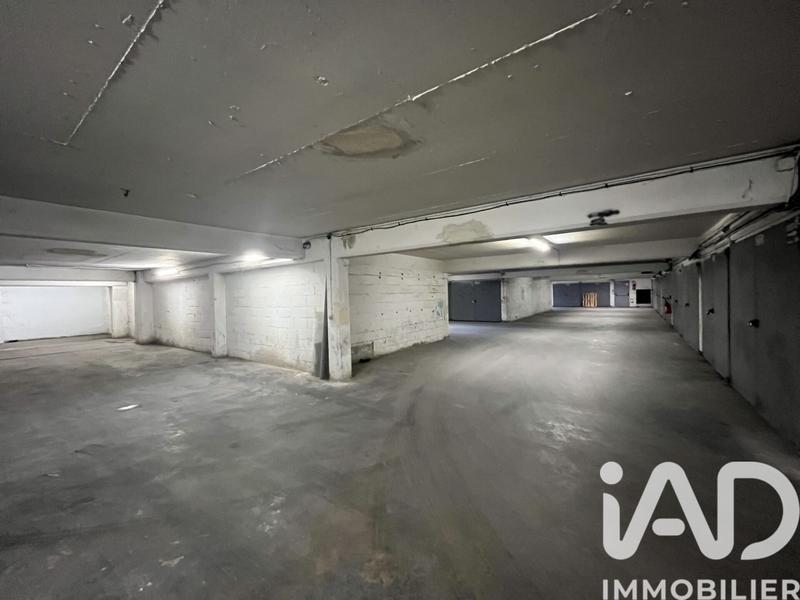 Parking - 150 m²