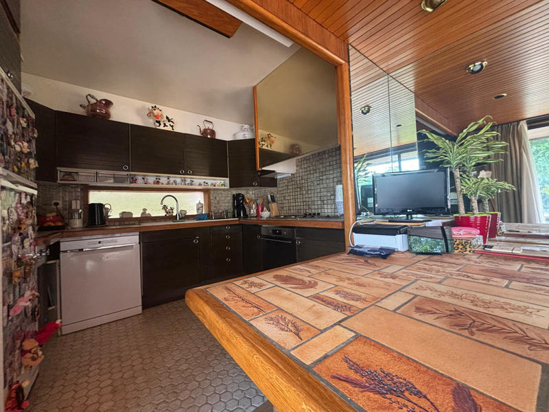 Maison - 201 m² - 7 pièces