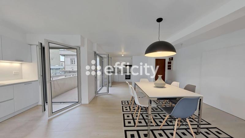 Appartement - 80 m² - 3 pièces