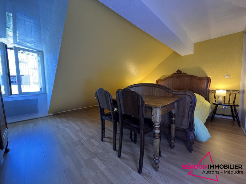 Appartement - 97 m² - 6 pièces