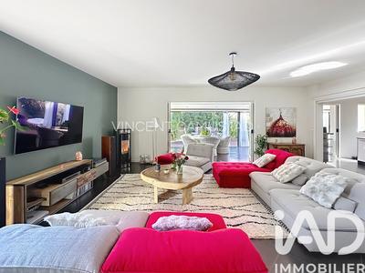 Maison - 177 m² - 6 pièces