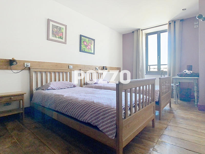 Maison - 380 m² - 11 pièces