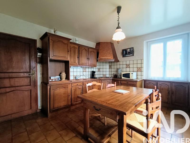 Maison - 200 m² - 9 pièces