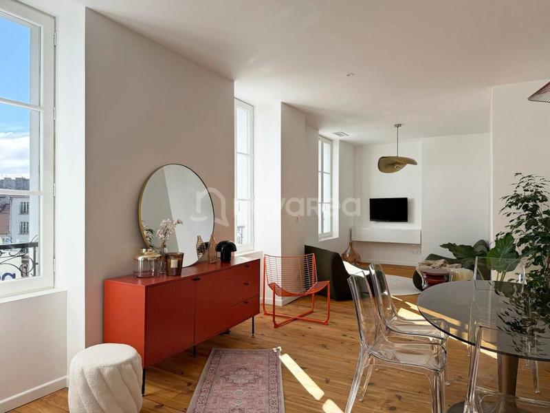 Appartement - 100 m² - 4 pièces