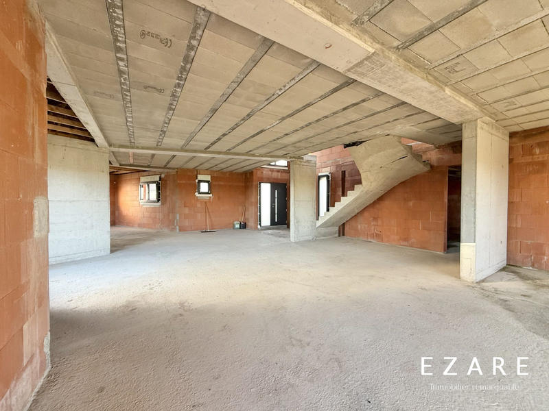 Maison - 220 m² - 6 pièces