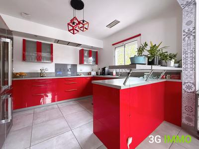 Maison - 85 m² - 5 pièces