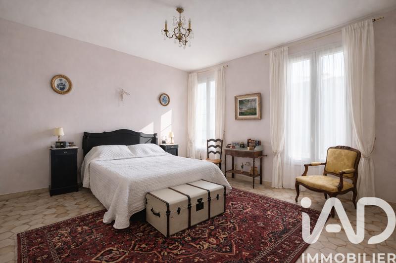 Maison - 469 m² - 15 pièces