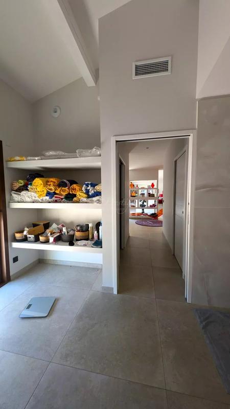 Maison - 260 m² - 7 pièces