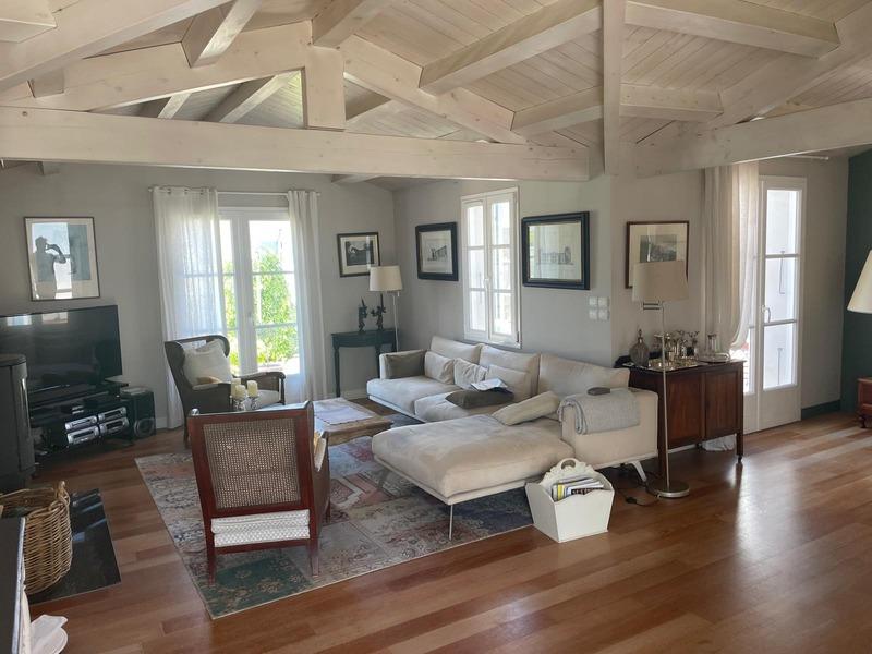 Maison - 167 m² - 7 pièces