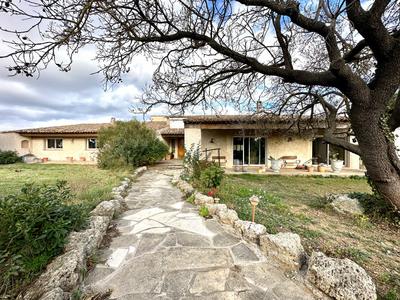 Maison - 300 m² - 4 pièces