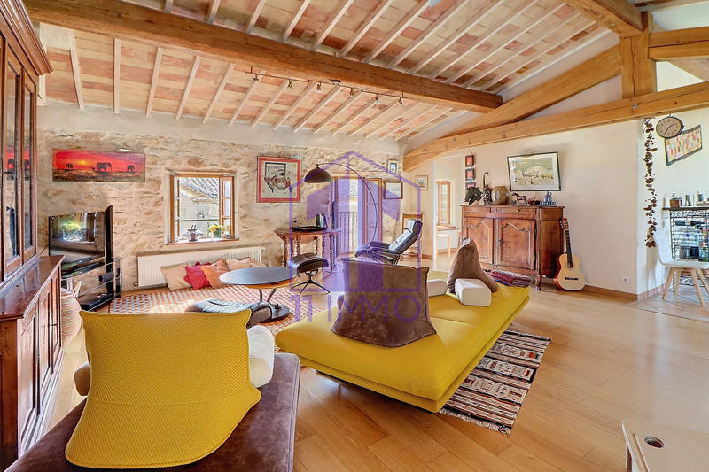 Maison - 230 m² - 10 pièces