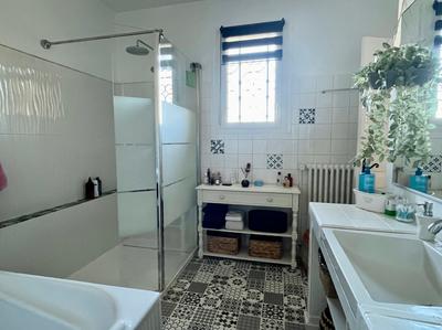 Maison traditionnelle - 158 m² - 6 pièces