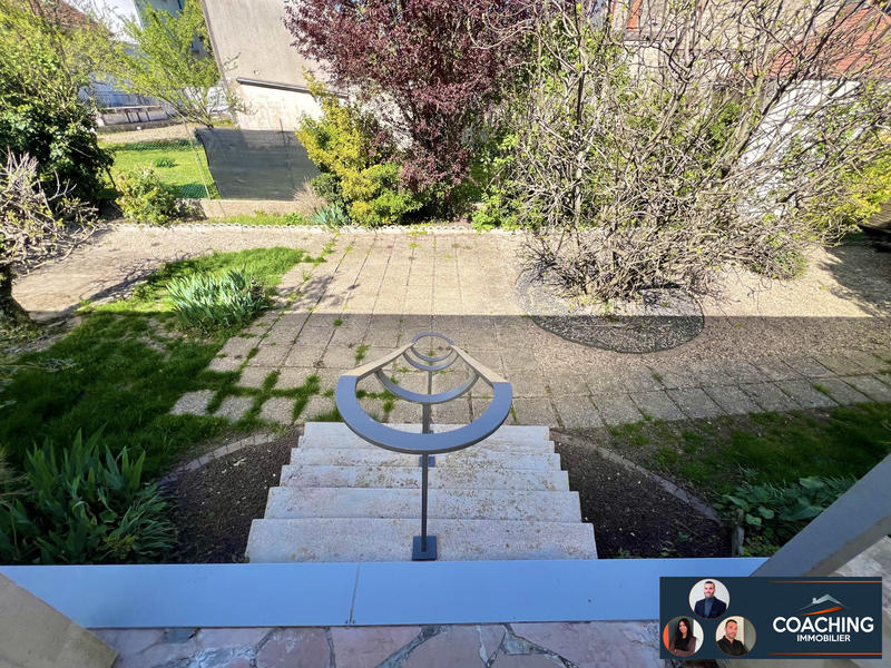 Maison - 210 m² - 10 pièces