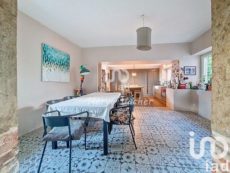 Maison - 212 m² - 7 pièces