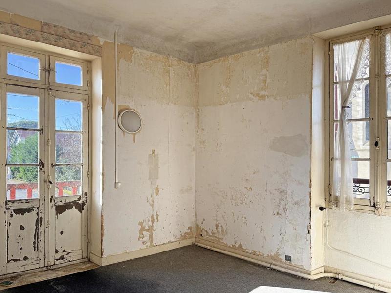 Maison - 340 m² - 14 pièces