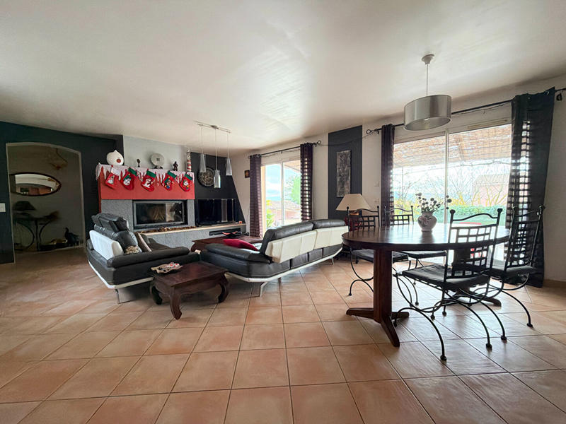 Maison - 167 m² - 6 pièces