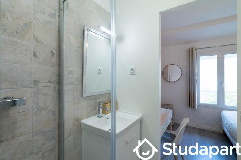 Chambre - 11 m² - 1 pièce