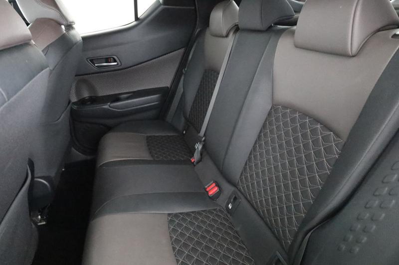 Toyota c-Hr 2.0 Hybride Distinctive 184 ch