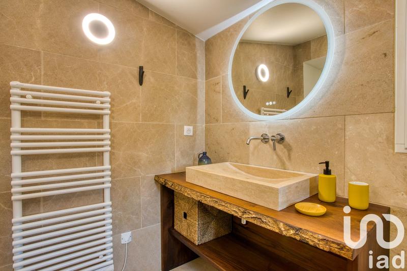 Maison - 180 m² - 7 pièces