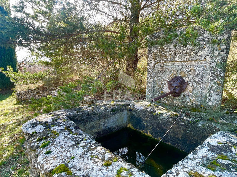 Maison - 228 m² - 8 pièces