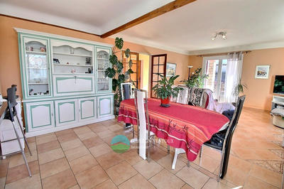 Maison - 180 m² - 5 pièces