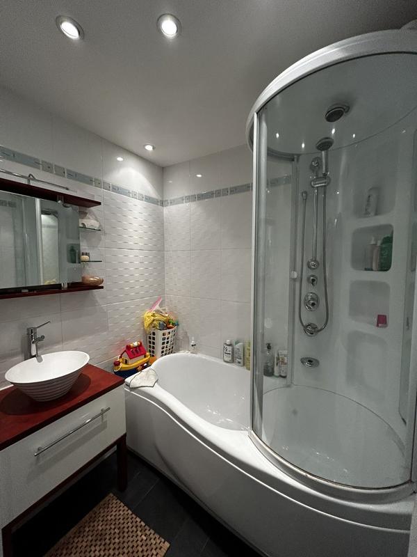 Maison - 199 m² - 9 pièces